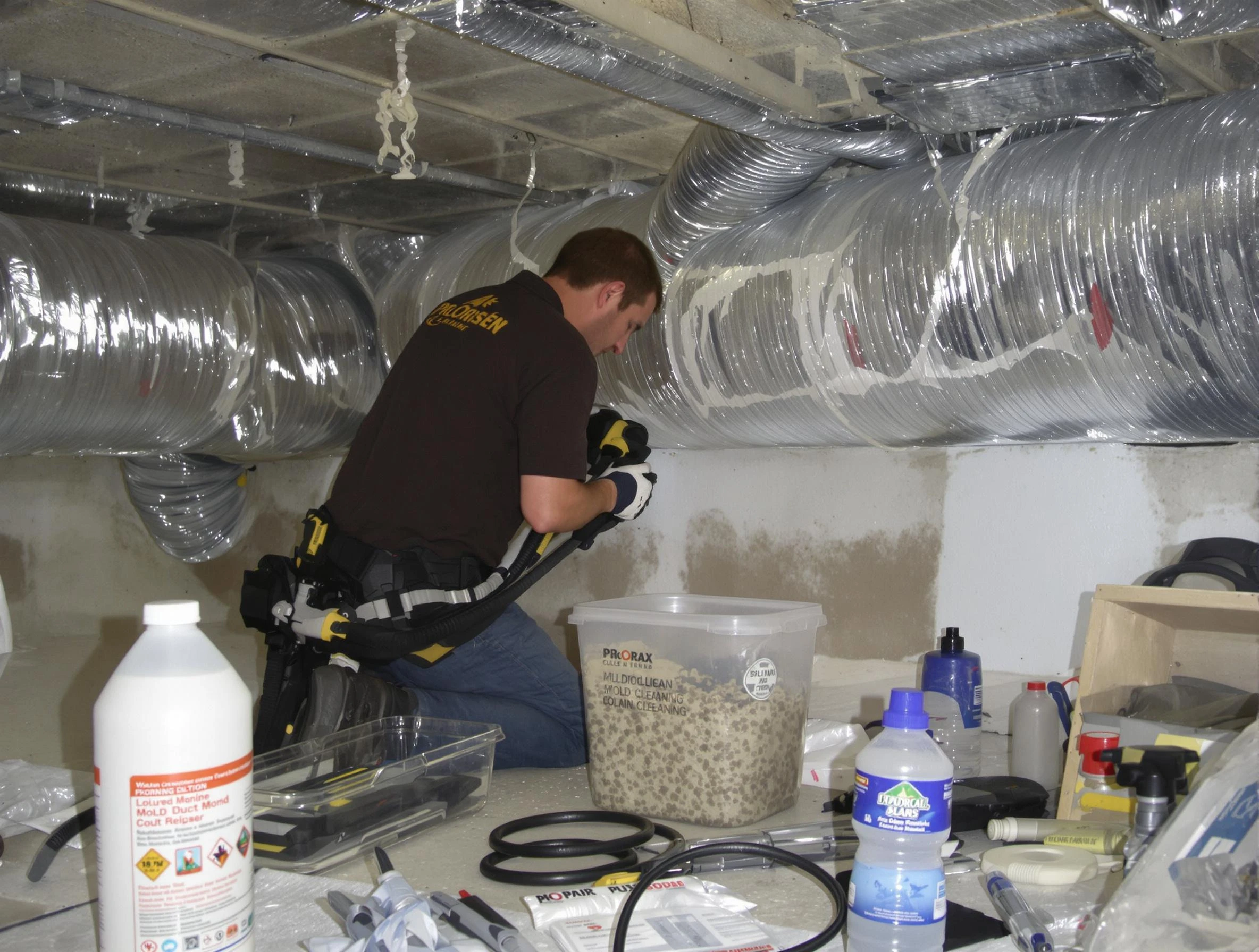 Guthrie Air Duct Cleaning specialist performing professional mold removal from air ducts in Guthrie